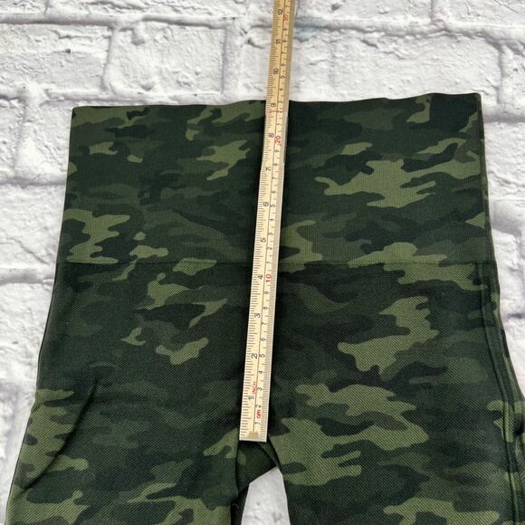 Spanx Look At Me Now Seamless Athletic Leggings Women's Green Camouflage Small - Picture 7 of 9